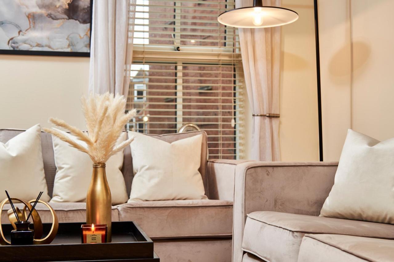 יורק Vikings Apartment With Private Parking & Terrace מראה חיצוני תמונה