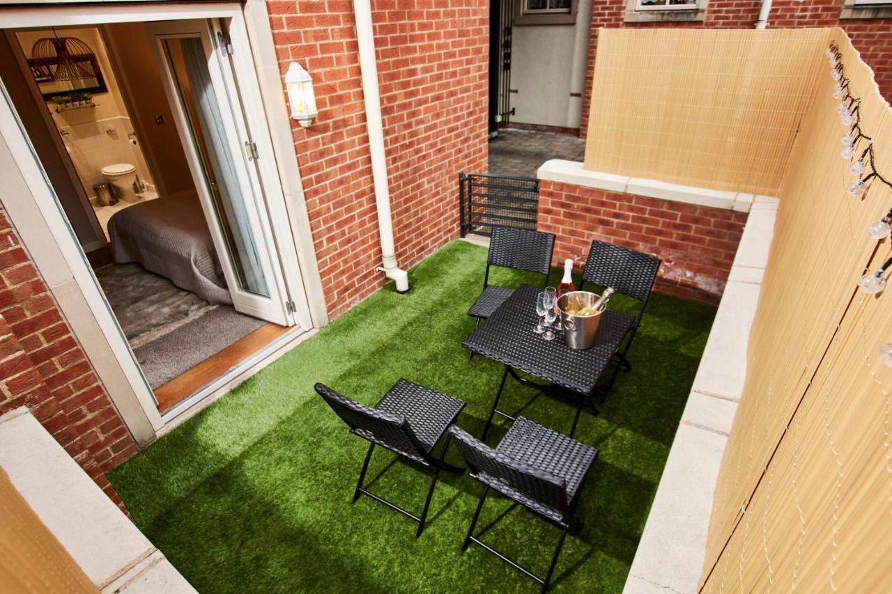 יורק Vikings Apartment With Private Parking & Terrace מראה חיצוני תמונה